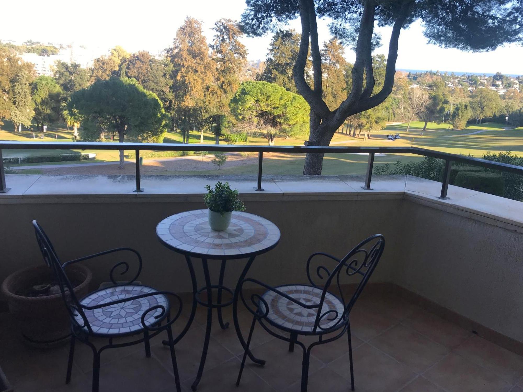 Accommodatie bij particulieren Deluxe Con Bano Privado En Atalaya Apartagolf, Estepona