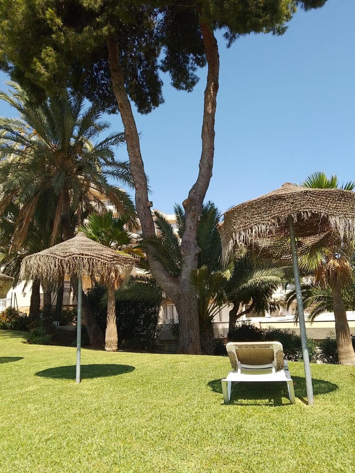 Deluxe Con Bano Privado En Atalaya Apartagolf, Accommodatie bij particulieren Estepona
